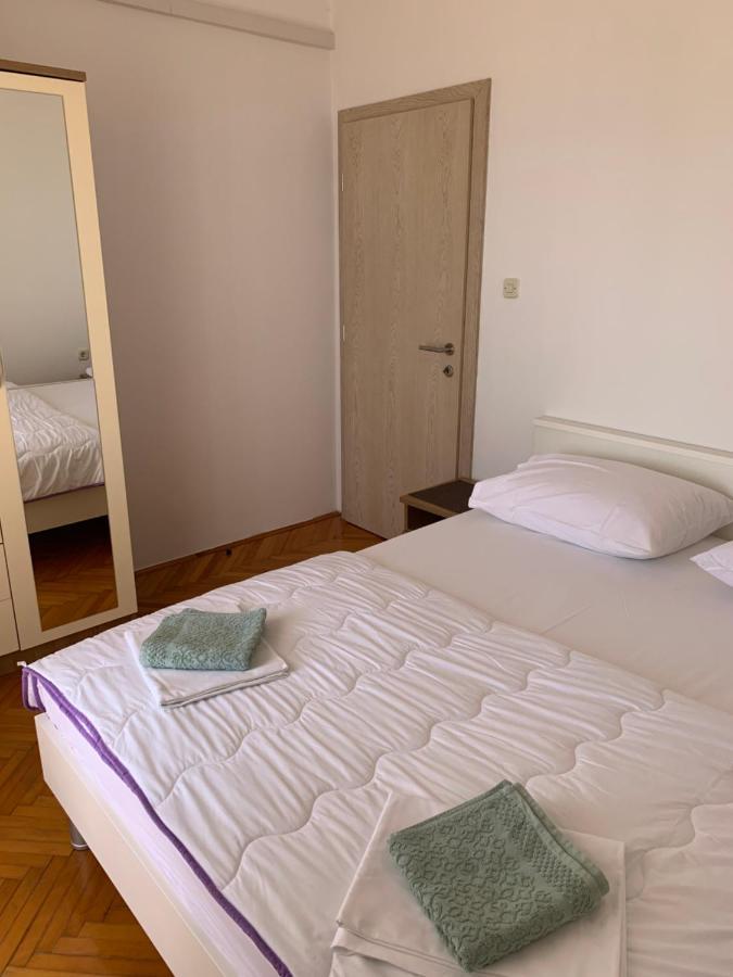 Apartmans And Rooms "Slavica" Novalja Exterior foto