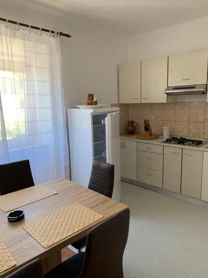 Apartmans And Rooms "Slavica" Novalja Exterior foto