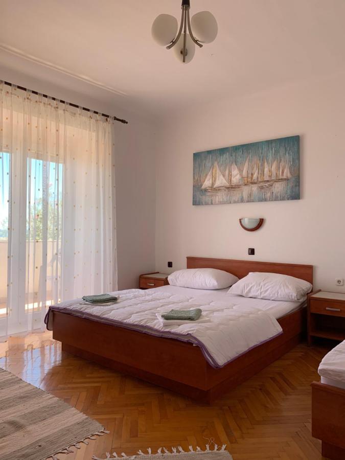 Apartmans And Rooms "Slavica" Novalja Exterior foto