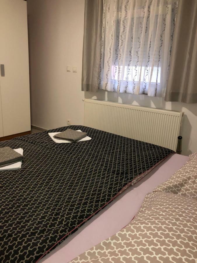 Apartmans And Rooms "Slavica" Novalja Exterior foto