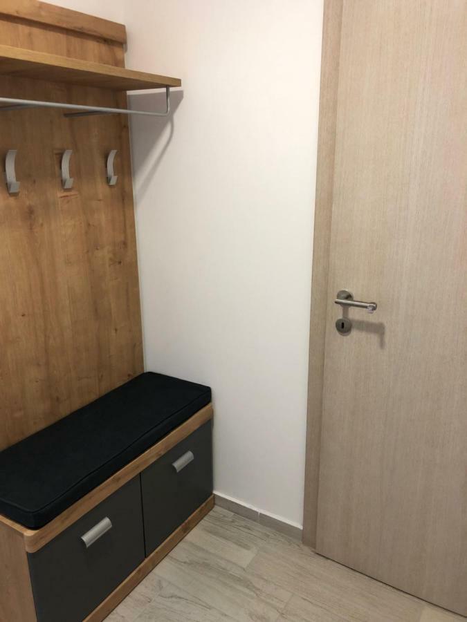 Apartmans And Rooms "Slavica" Novalja Exterior foto