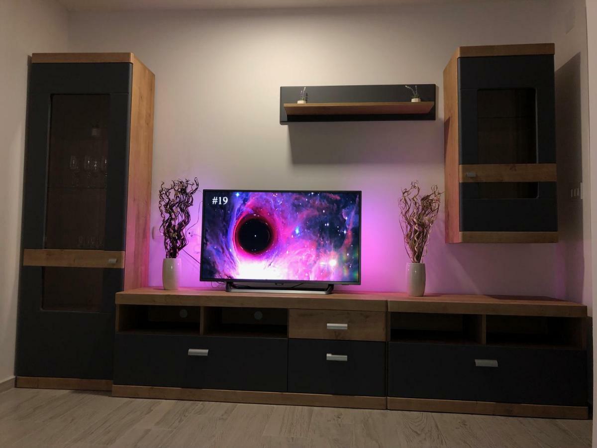 Apartmans And Rooms "Slavica" Novalja Exterior foto