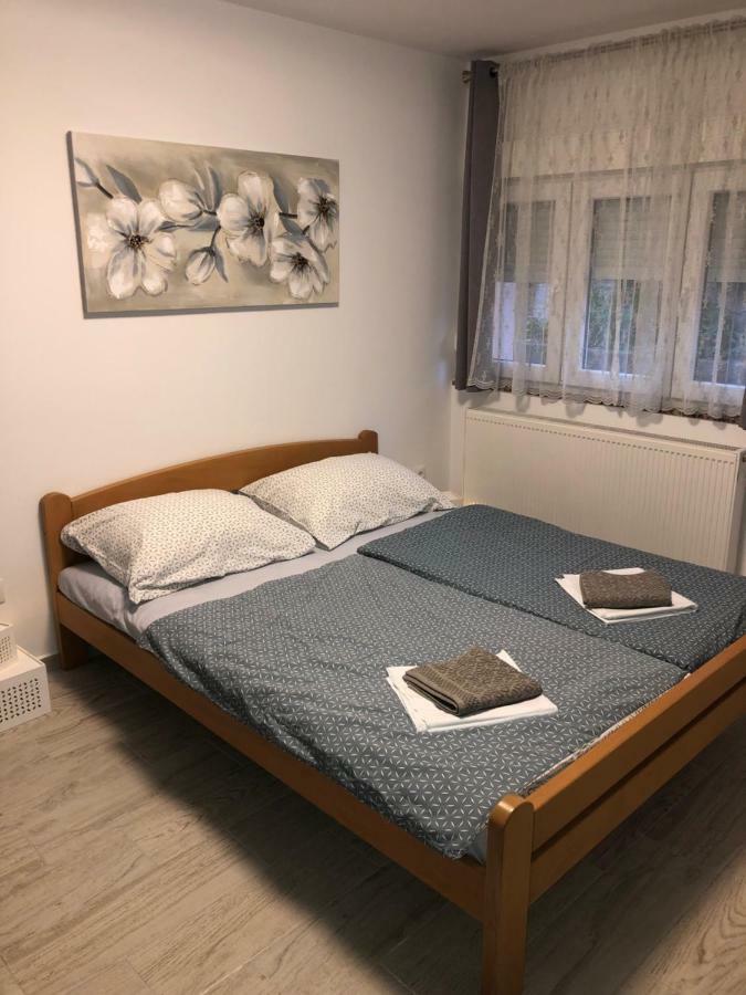 Apartmans And Rooms "Slavica" Novalja Exterior foto